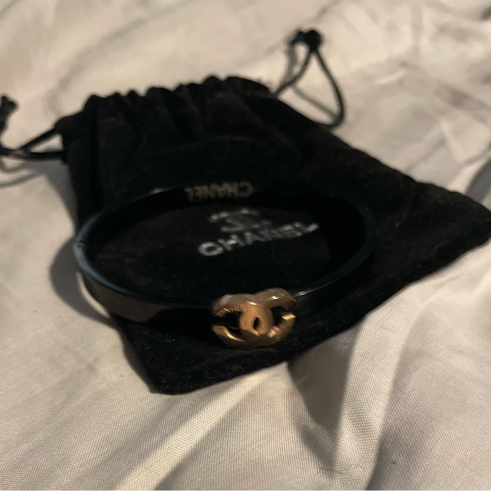 Chanel Black and gold hinge bracelet - Picture 3 of 3